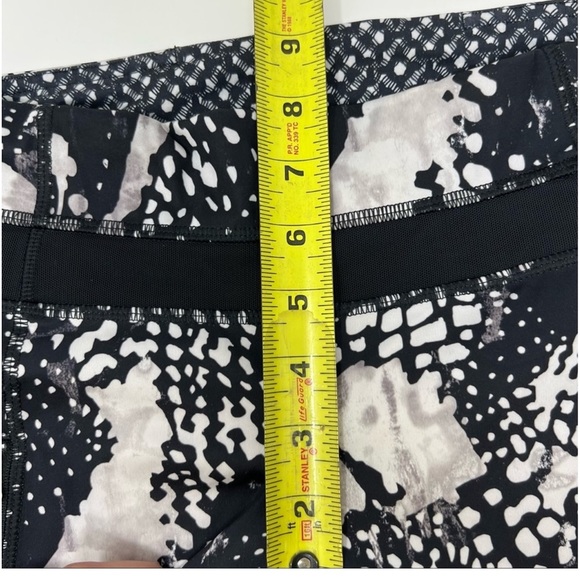 Lululemon Black Speckle Leggings 4 - Picture 12 of 13